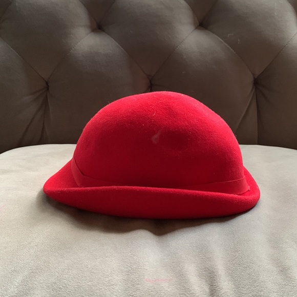 Vintage Red Felt Hat with Black Feather - Picture 3 of 8